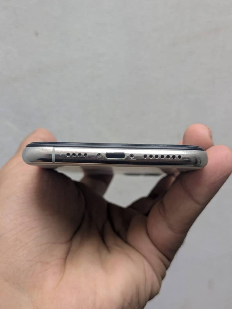 iPhone 11 Pro Max 3