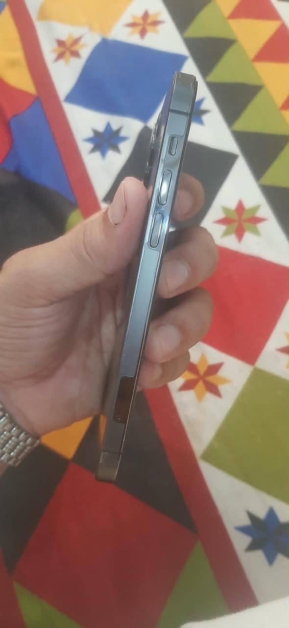 Apple iPhone 12 Pro 4