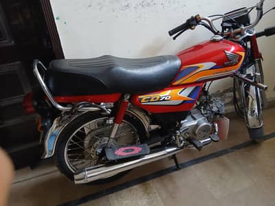Honda CD 70 red 2025