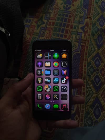 Apple iPhone SE