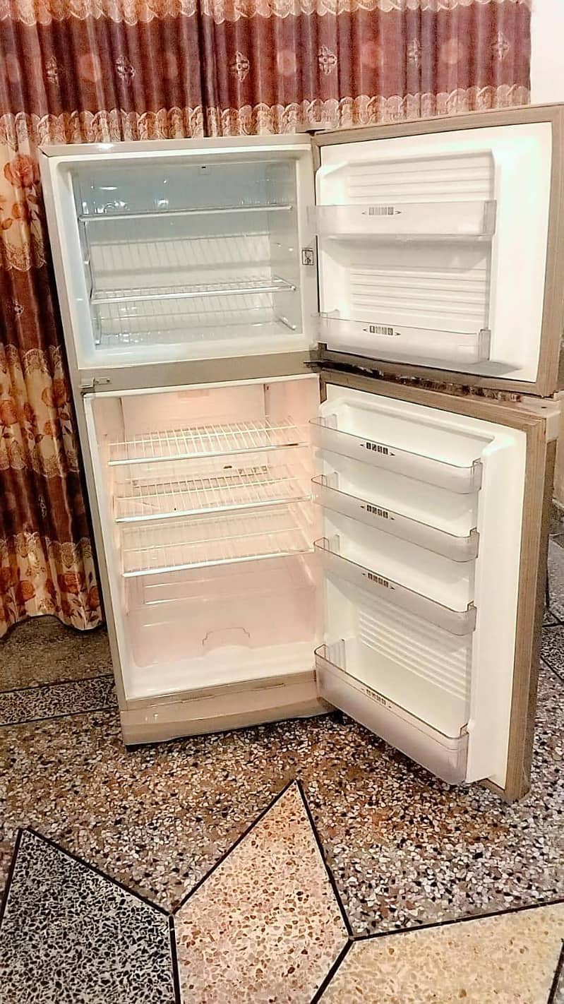 Dawlance fridge 4
