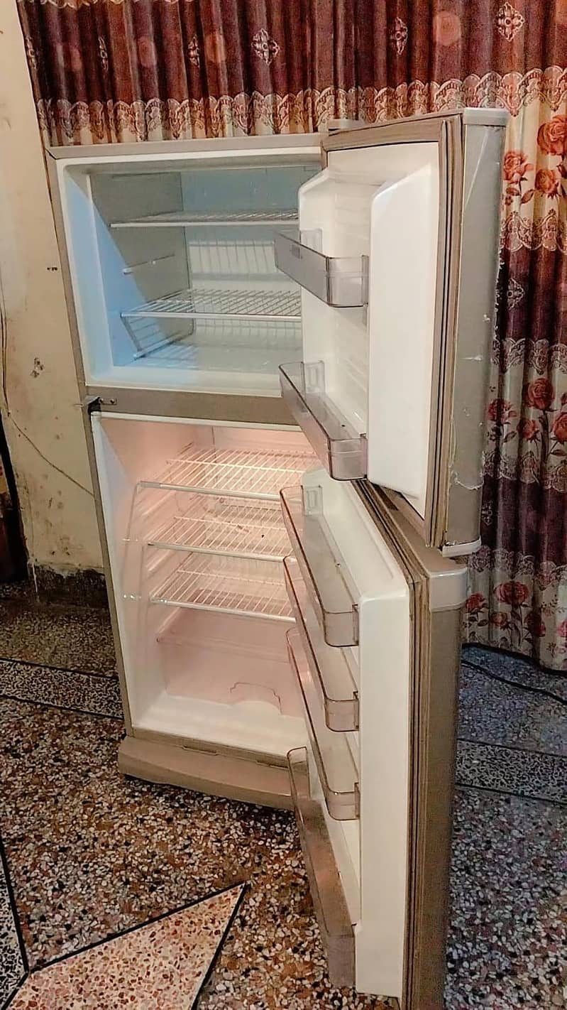 Dawlance fridge 5
