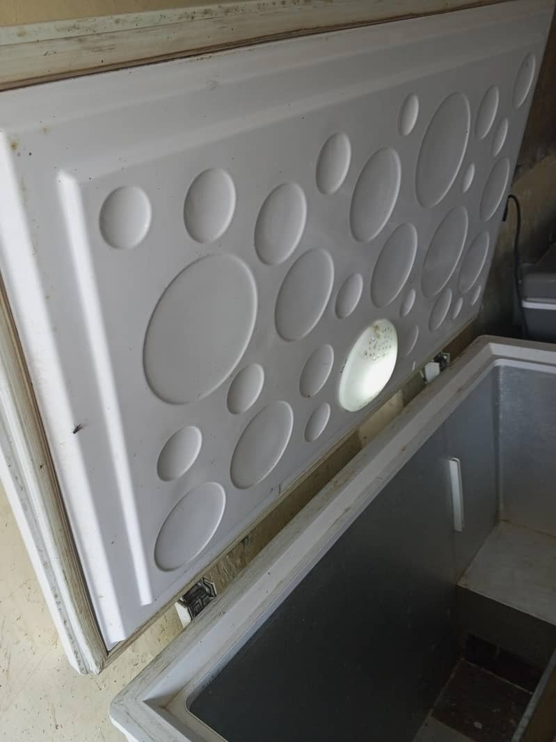 Refrigerator 1
