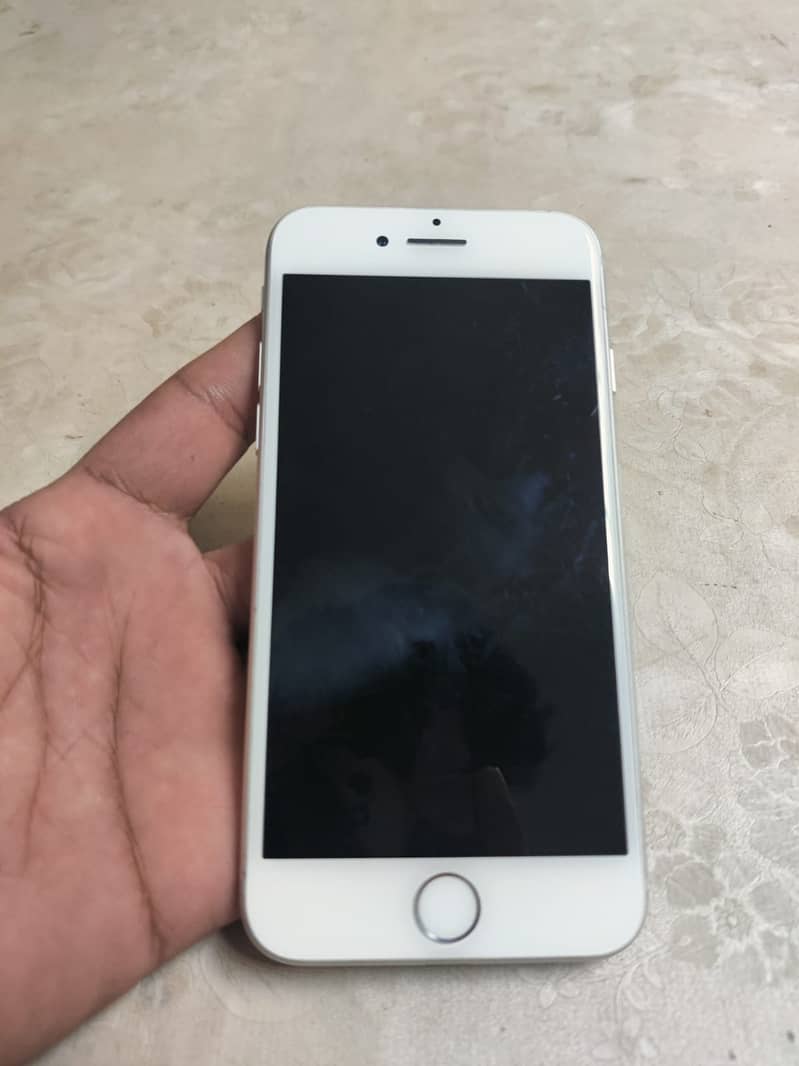 Apple iPhone 7 1