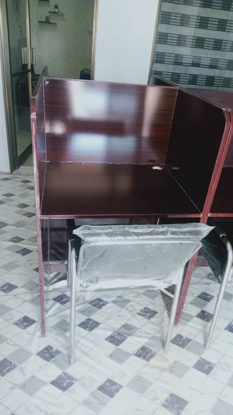 Office Workstation ,  clusters ,work station ,working table . table 5
