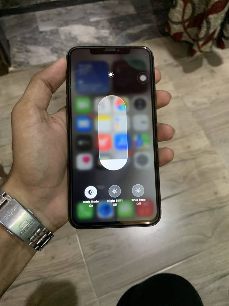 iPHONE 11 PRO MAX 2