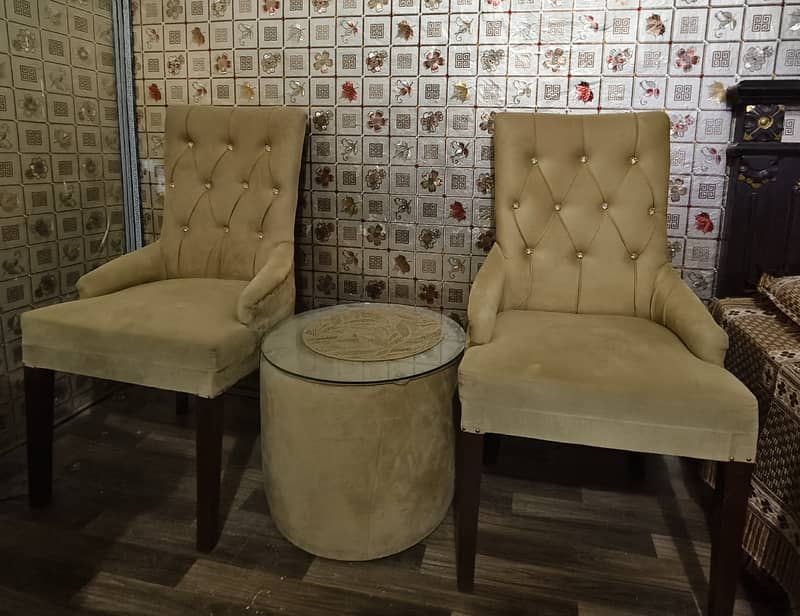 Dewan Table Chairs 3