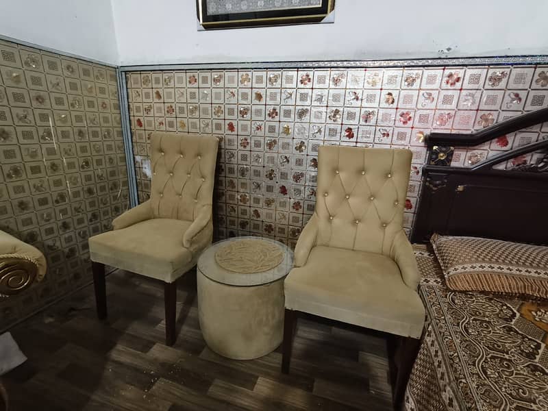 Dewan Table Chairs 4