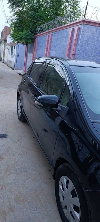 Toyota Vitz 2014