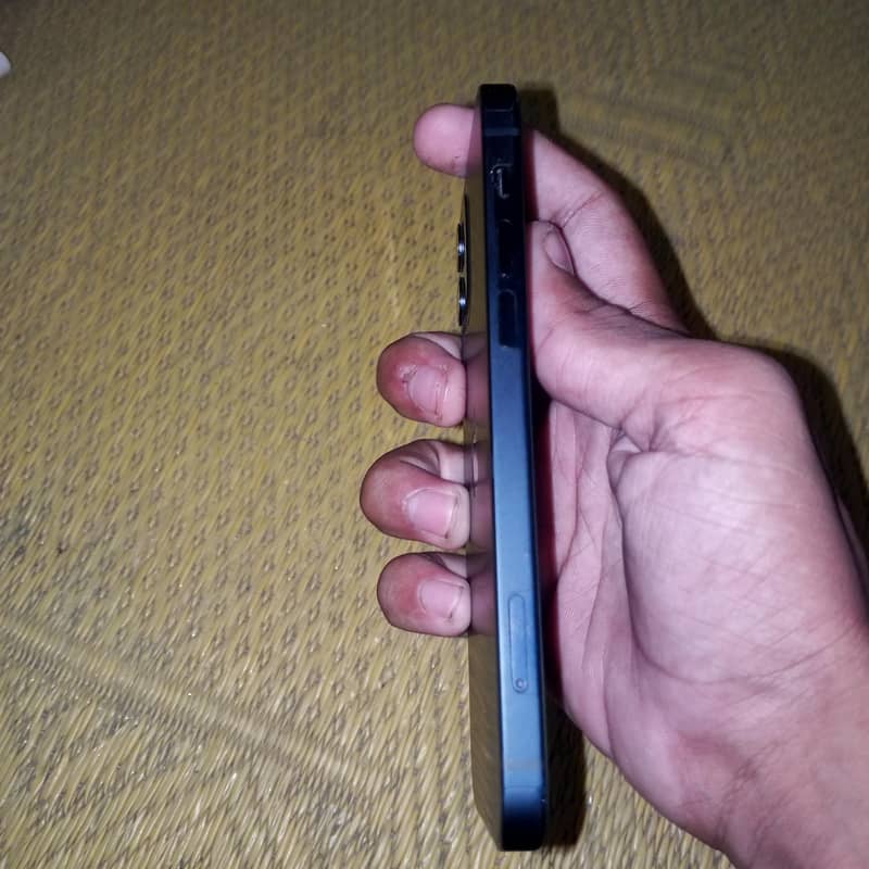 Apple iPhone 12 1