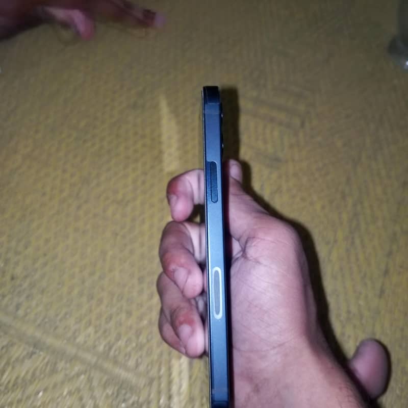 Apple iPhone 12 3