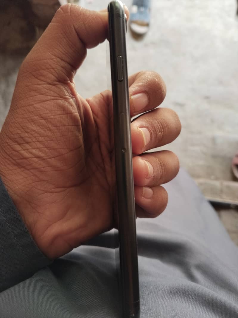 Apple iPhone 7 3