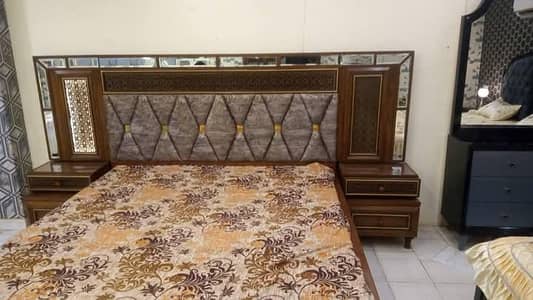 walnut wood bed sidetable dresing polish finsh