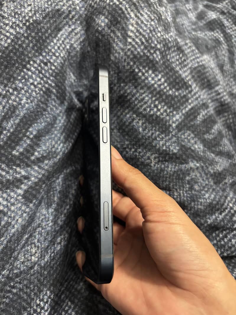Apple iPhone 13 3