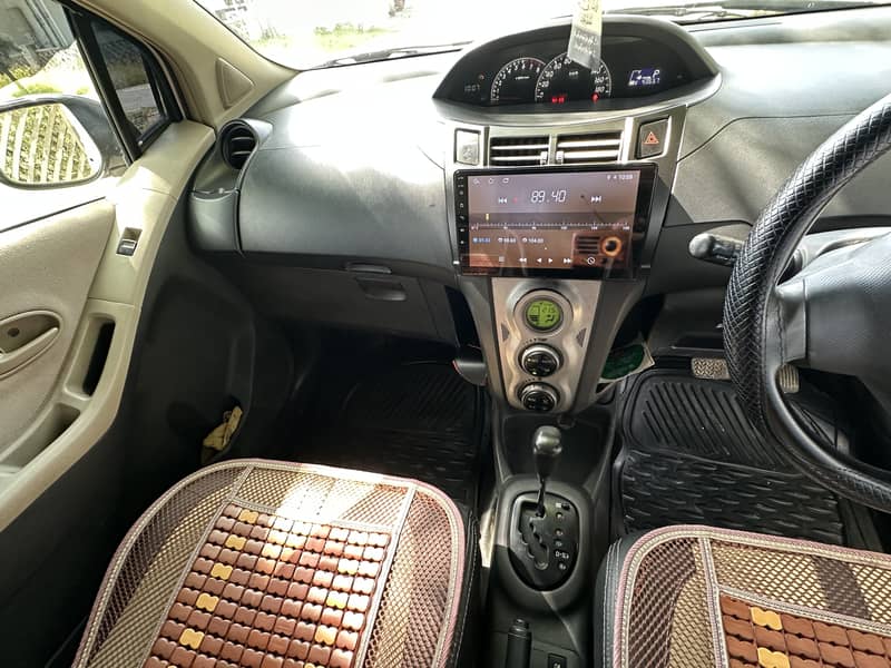 Vitz 2006 4