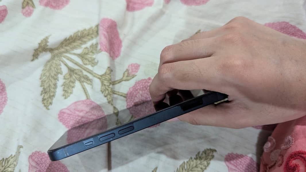 Apple iPhone 13 3