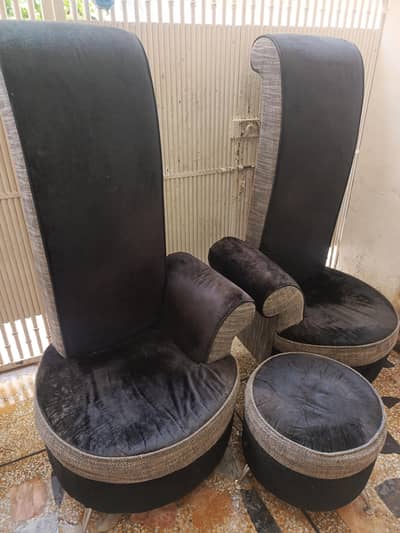 2 chairs and one table