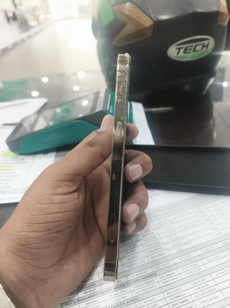 Apple iPhone 12 Pro 3