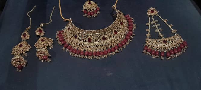 meroon moti artifical jewellery set