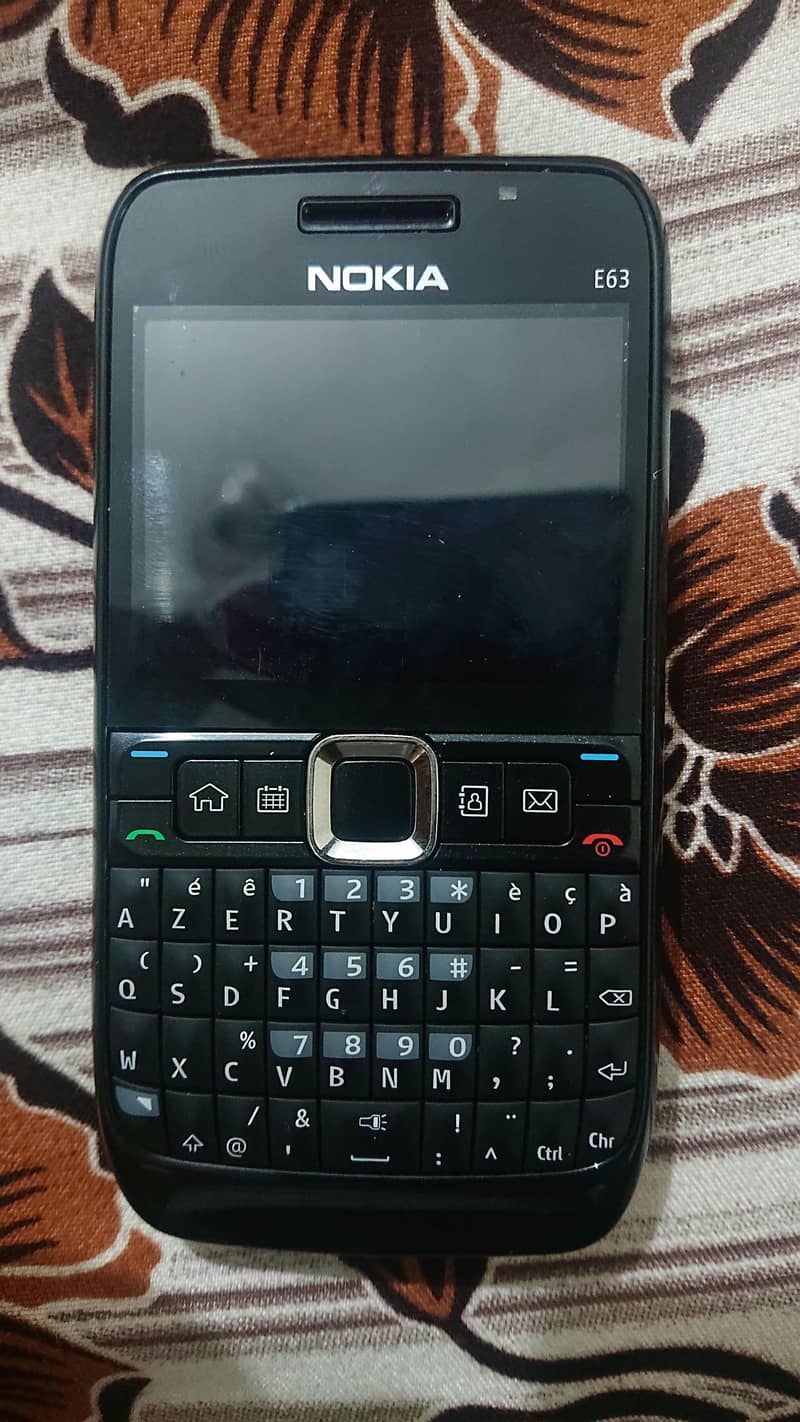 Nokia E63 1