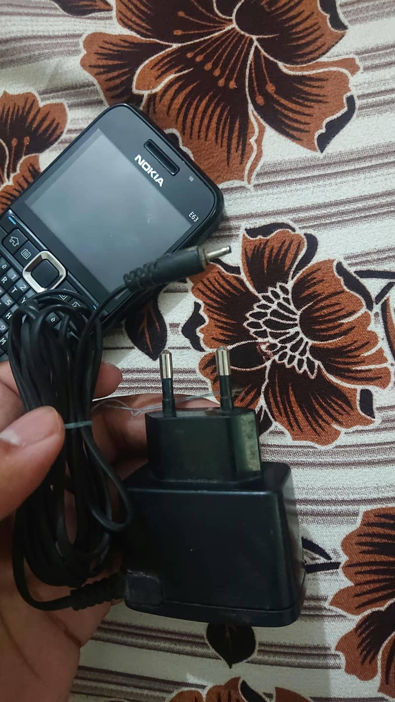 Nokia E63 2