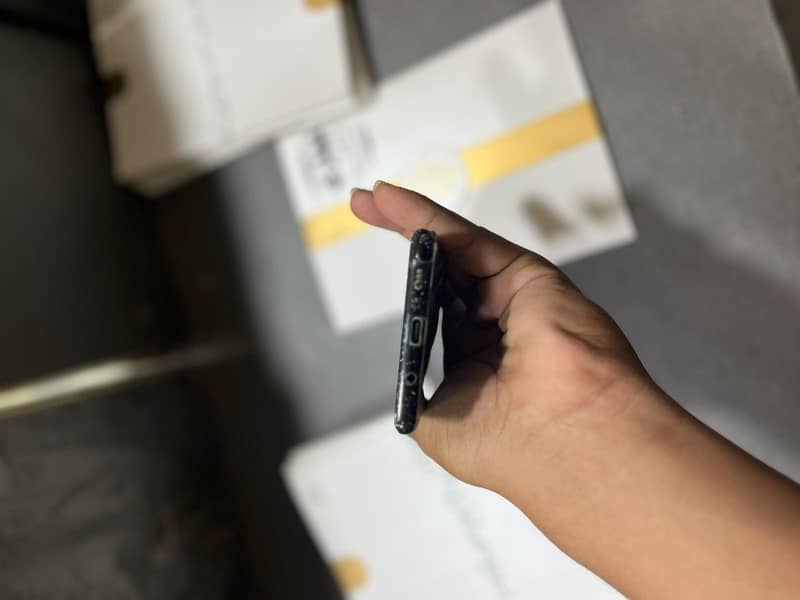 Samsung Mobile Note 8 4