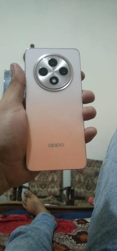 OPPO Reno12 F