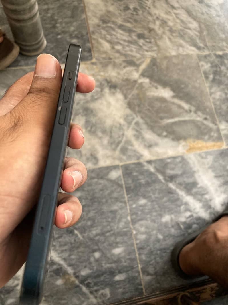 Apple iPhone 13 3
