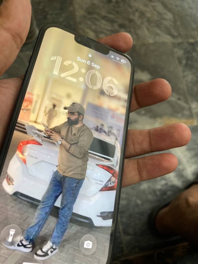 Apple iPhone 13 5