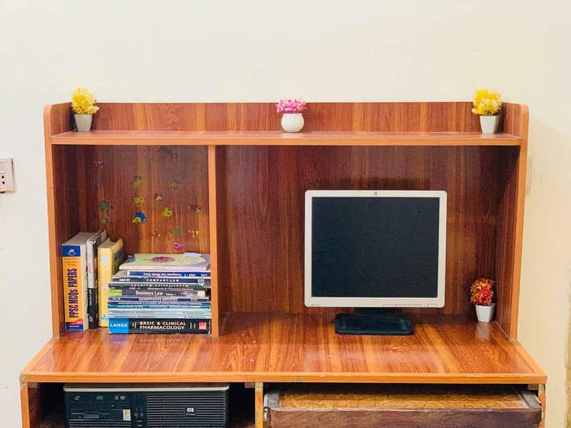 Computer table 1