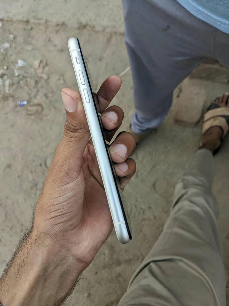 Iphone 11 4