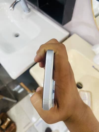 Apple iPhone 15