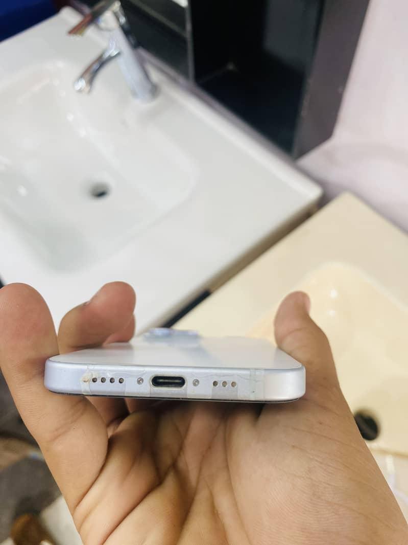 Apple iPhone 15 2