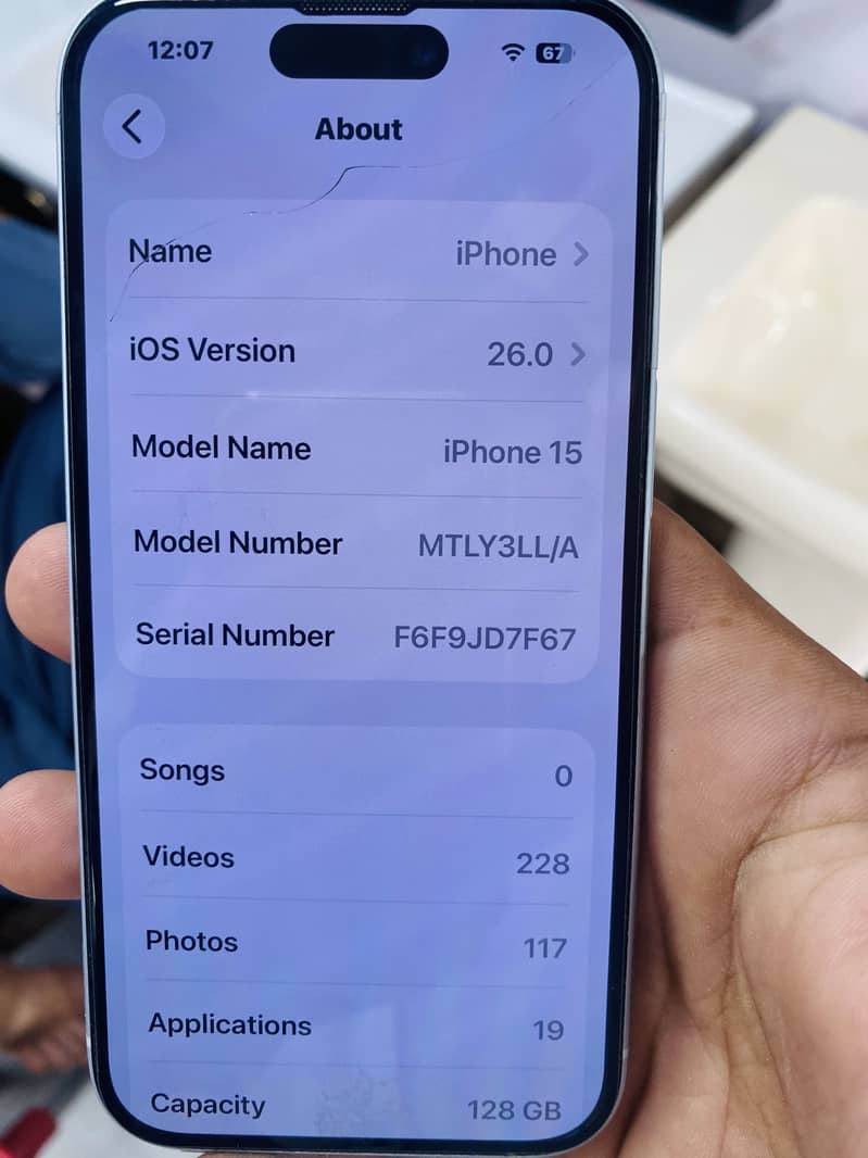 Apple iPhone 15 3