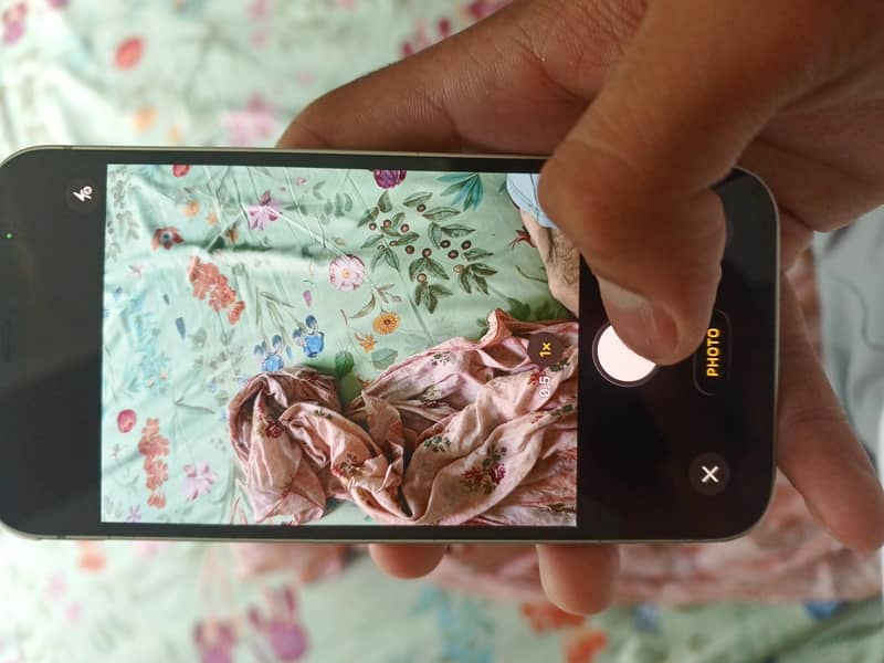 Apple iPhone 12 4