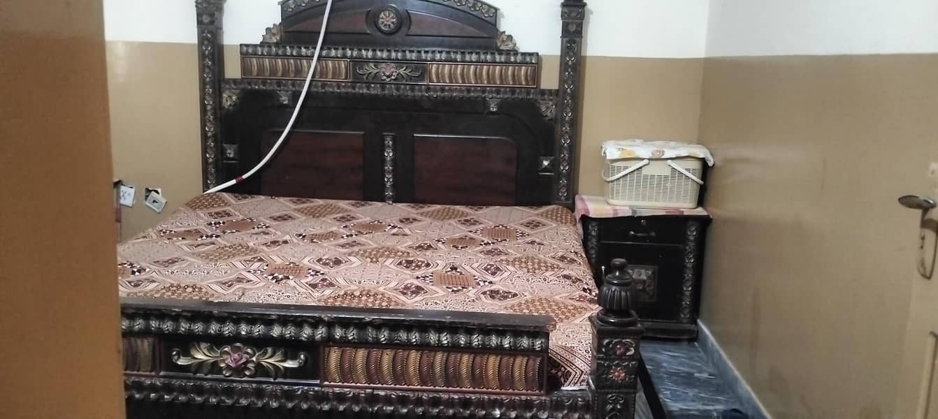 Bed set side table dressing showcase almari complete setup for sale 0