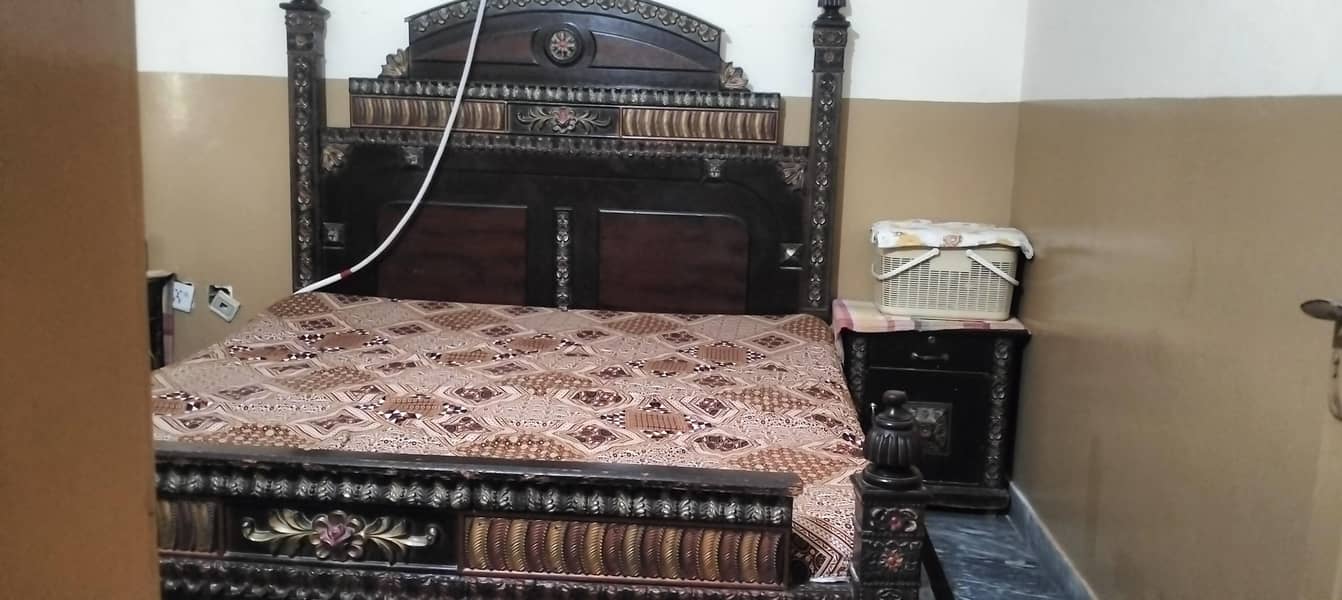 Bed set side table dressing showcase almari complete setup for sale 1
