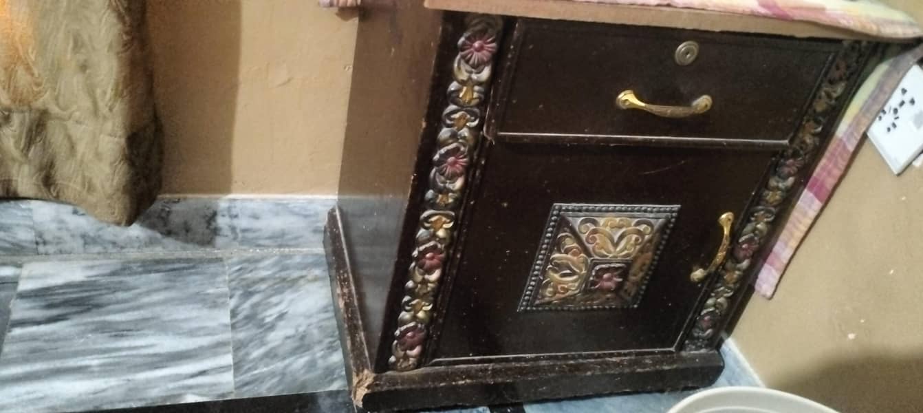 Bed set side table dressing showcase almari complete setup for sale 5