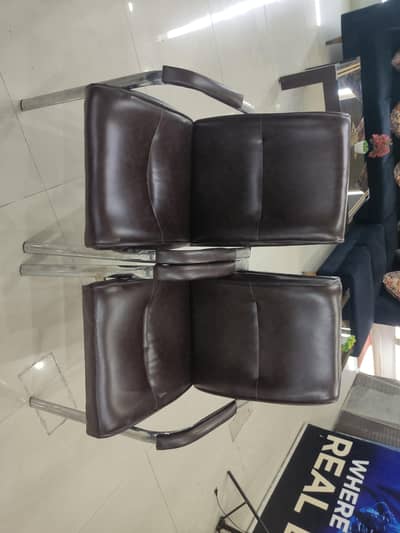 3 chair ha or ik mastr chair