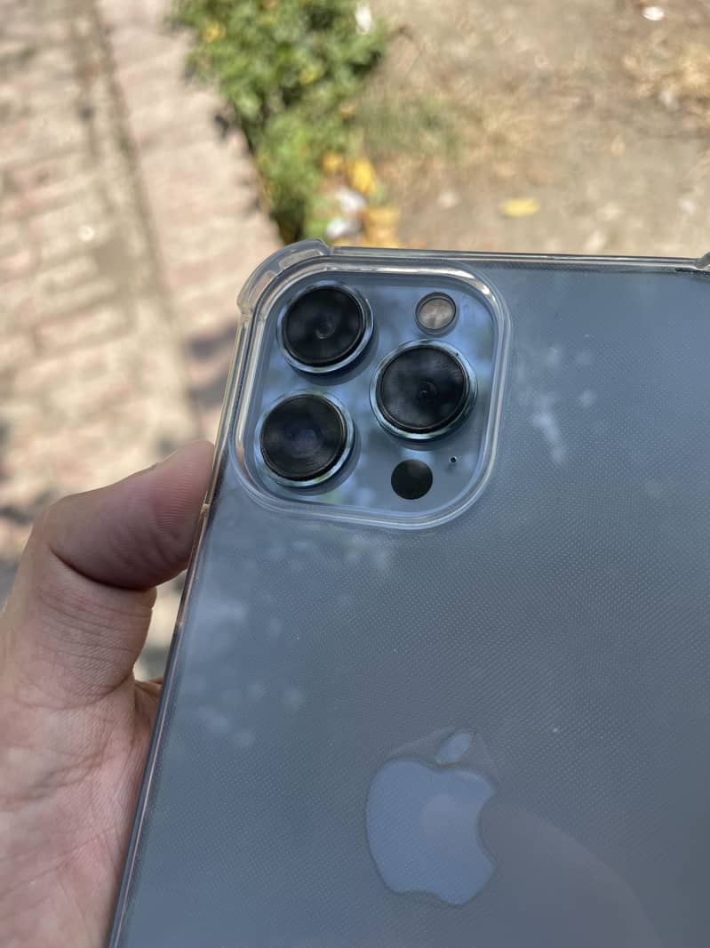 Apple iPhone 13 Pro Max 3