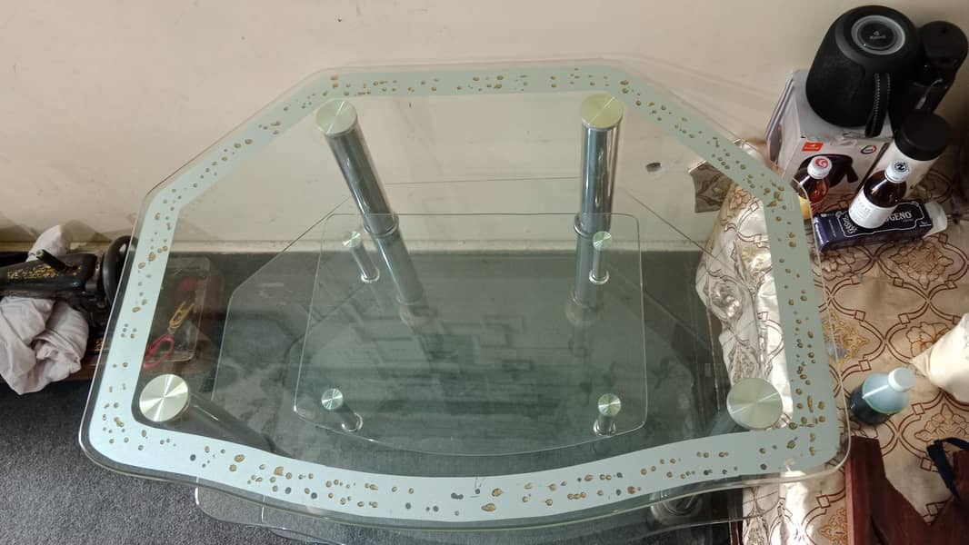 TV TABLE 1