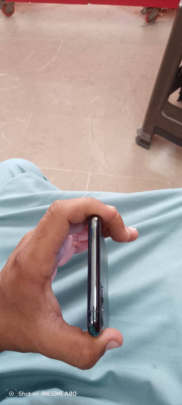 Apple iPhone 11 Pro Max 3