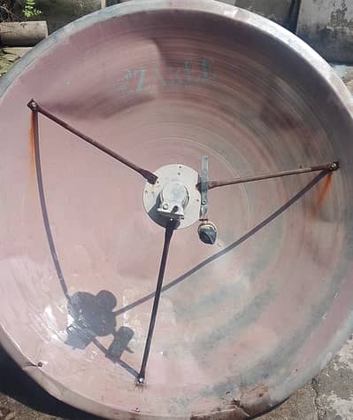 Sony tv +4ft zaree dish+HD reciever - complete set