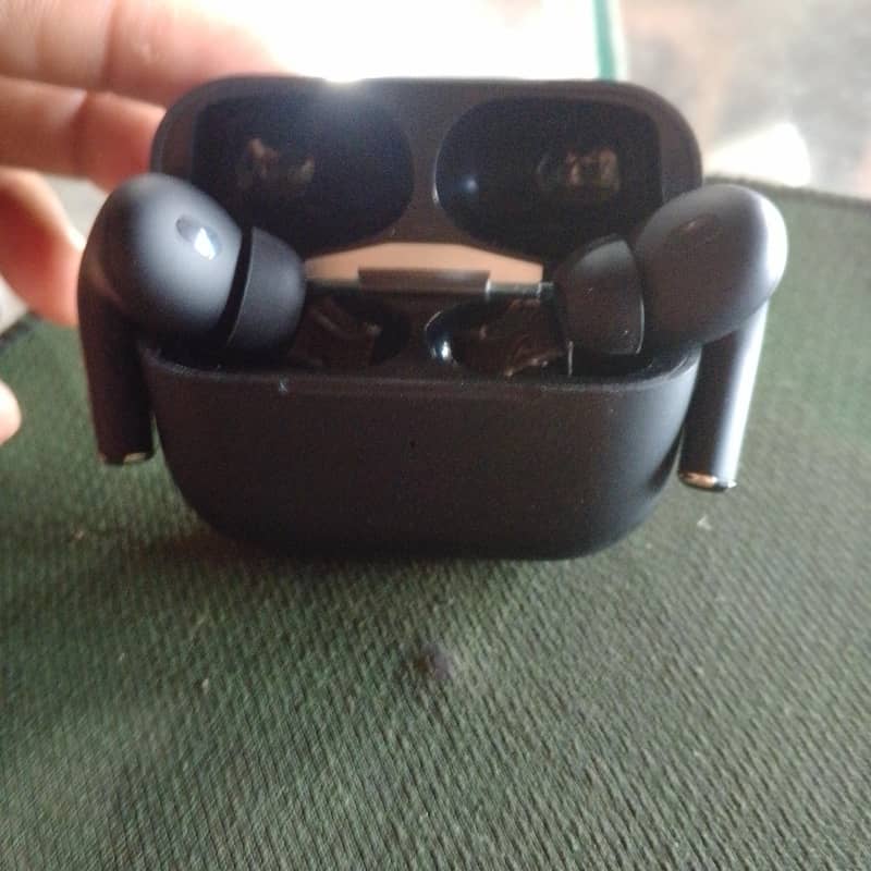 pro 2 Black 1