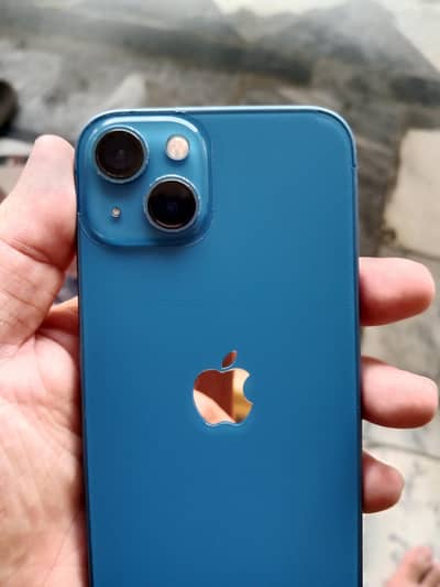 Apple iPhone 13