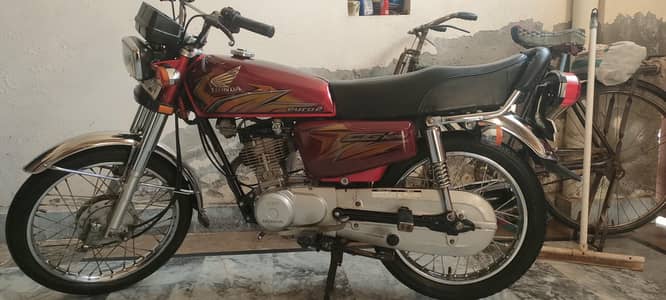 125 urgent For sale hai model 2021 Red color hai