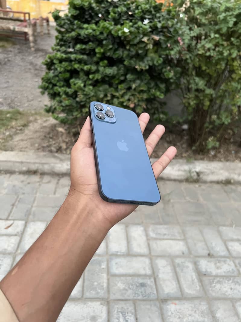 Apple iPhone 12 Pro Max 4