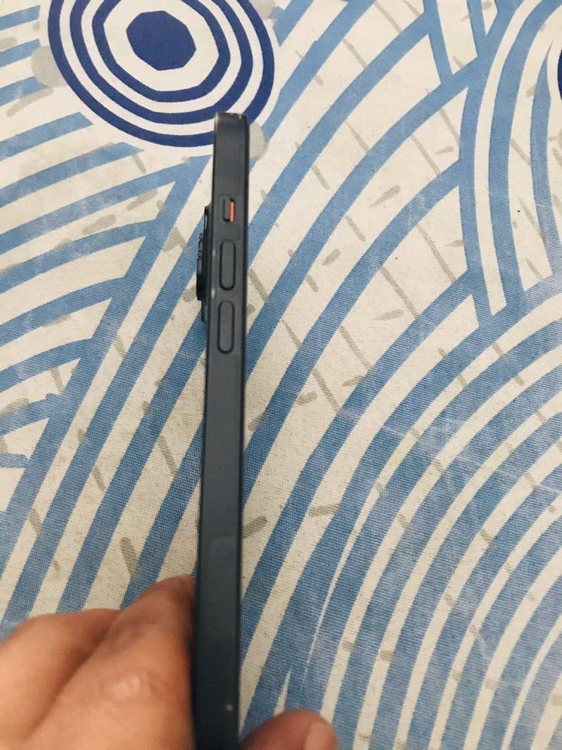 Apple iPhone 14 3
