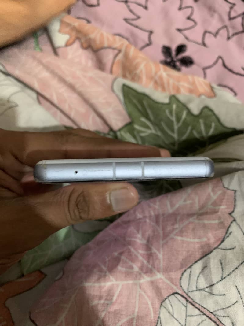 Google Pixel 7a 5