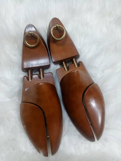 wooden shoe tree